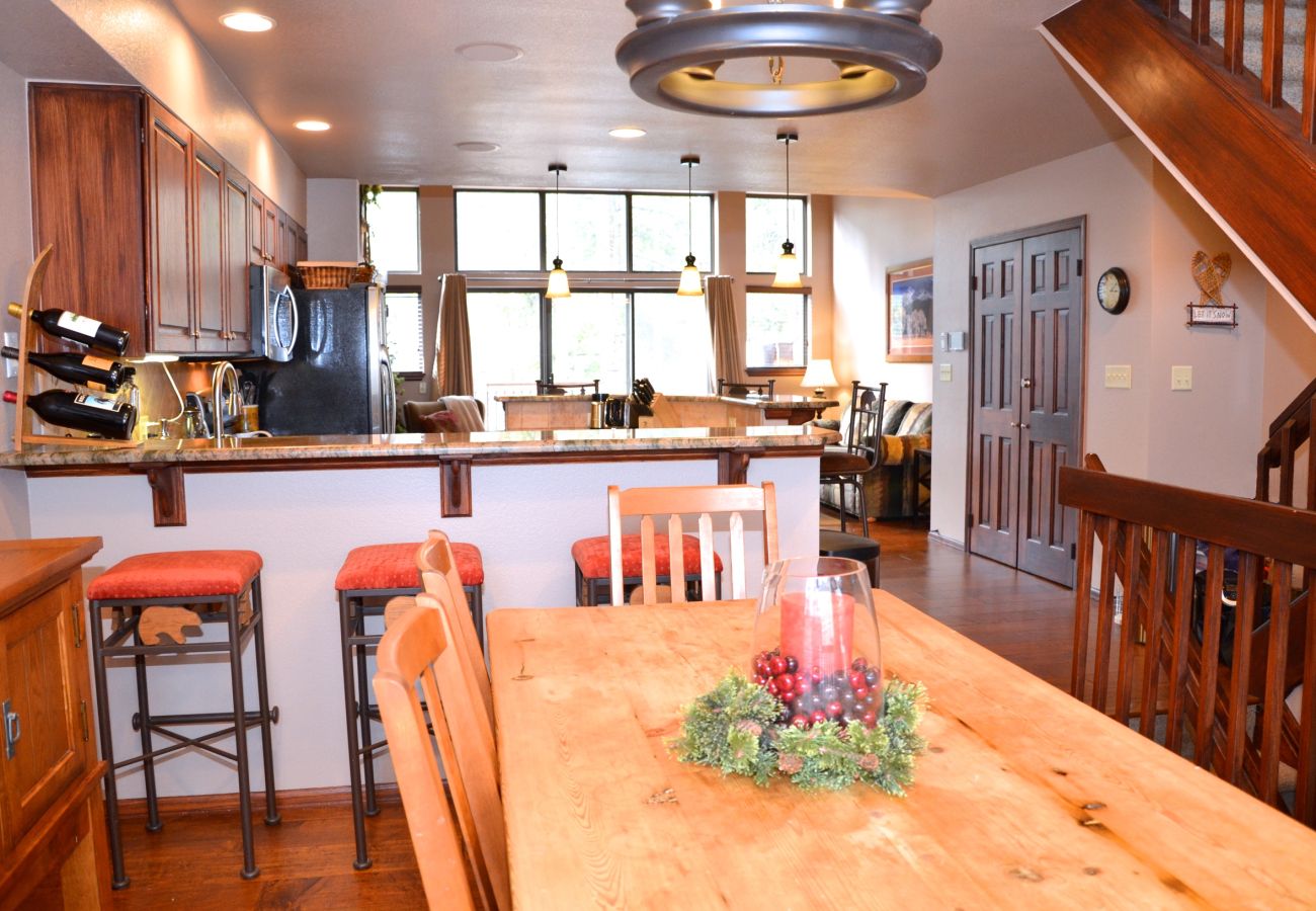 Townhouse in Breckenridge - Village Point #102
