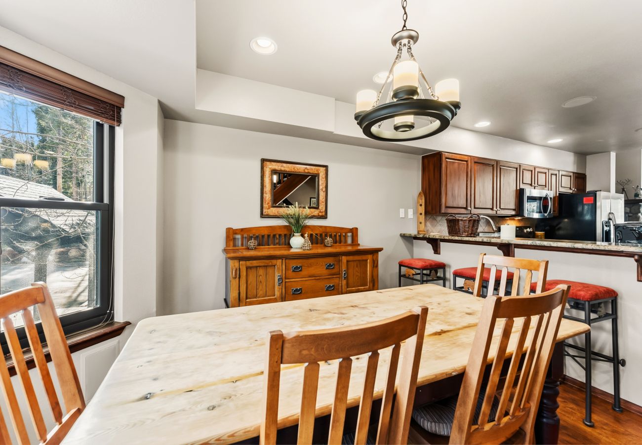 Townhouse in Breckenridge - Village Point #102