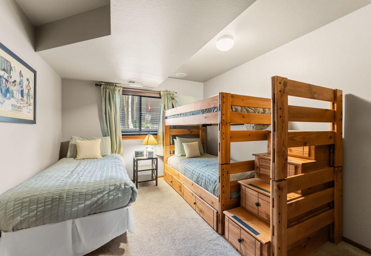 Townhouse in Breckenridge - Village Point #102